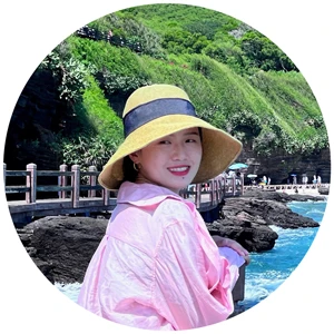 Lora Huang